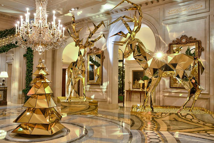 Four Seasons George V холл